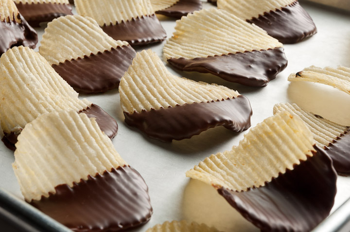 Chocolate Covered Potato Chips: an easy sweet and salty snack by ibakeheshoots.com.
