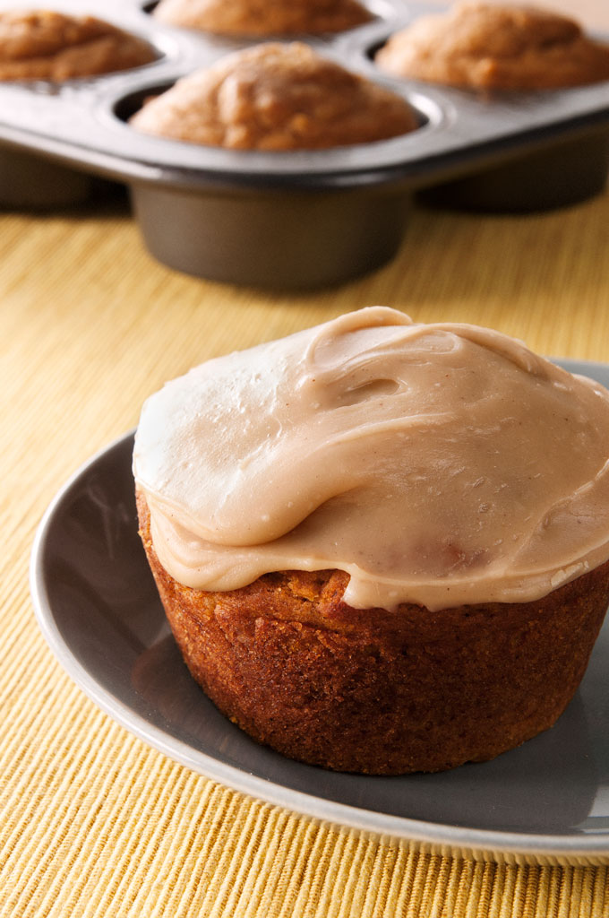 Jumbo Pumpkin Donut Muffins: a quick mufin recipe that will impress everyone at your breakfast table.