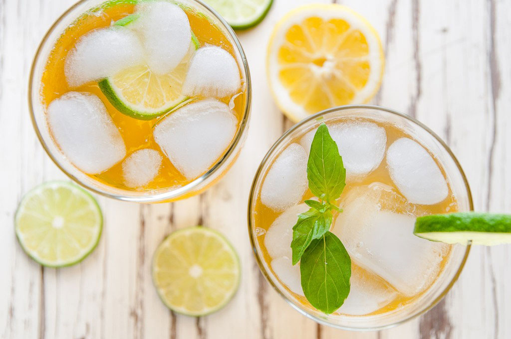 Basil Beerade: a light and refreshing summer cocktail | ibakeheshoots.com