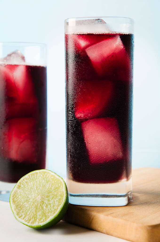 Red wine mixed with coke is an easy summer cocktail that you can enjoy while lounging poolside. Calimocho by ibakeheshoots.com 
